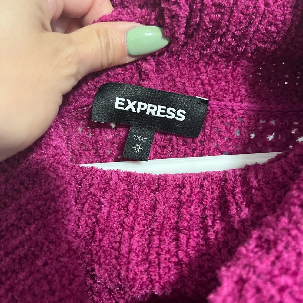 Express Sweater - Picture 2 of 3